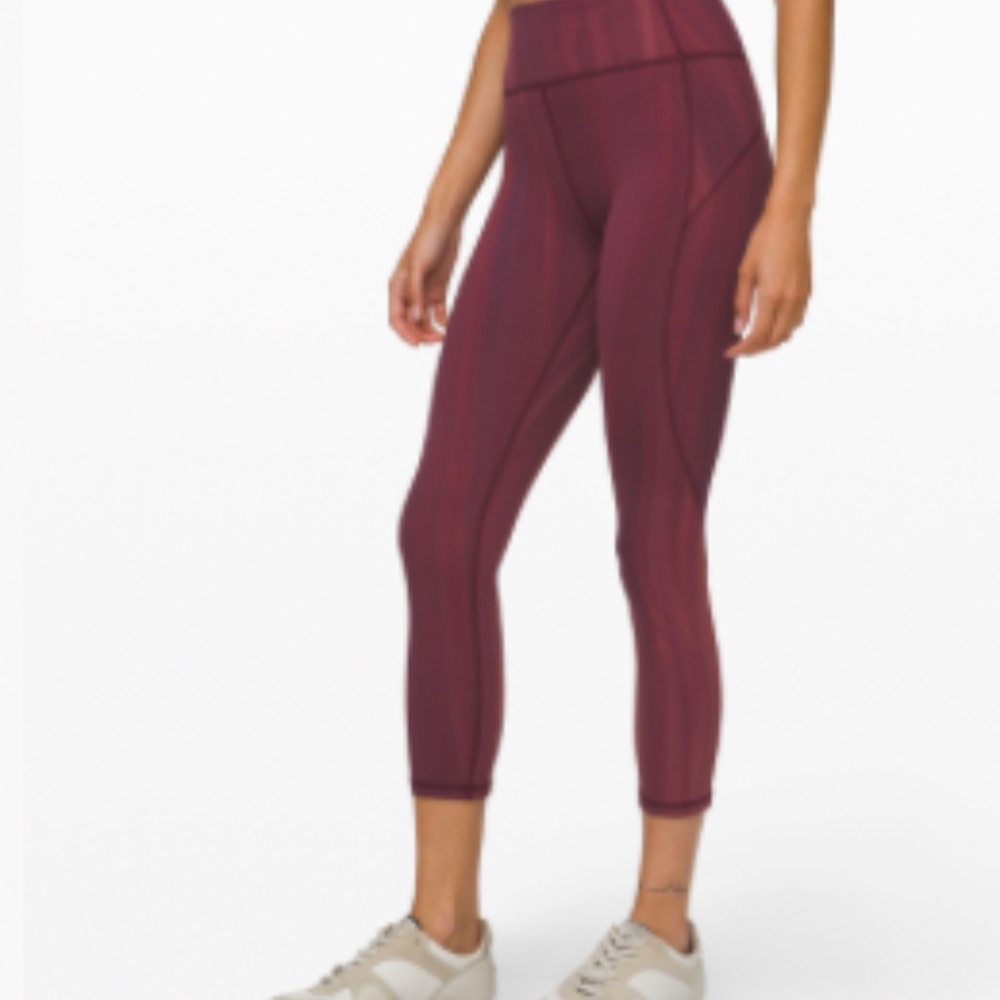 Lululemon In movement Crop 23" Everlux leggings size 8
